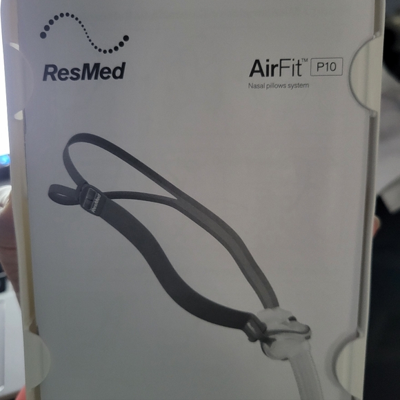 ResMed AirFit P10 Nasal Pillows - Picture 5 of 7